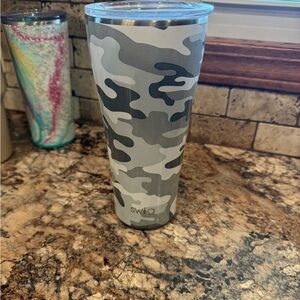 SWIG Gray Camo Insulated Tumbler